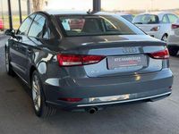 Gebraucht Audi A3 Sport 116 PS (85 kW) 2017 Grau Limousine