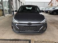 Gebraucht Hyundai i20 Trend 84 PS (61 kW) 2019 Grau Kleinwagen