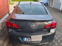 Gebraucht Opel Astra 140 PS (102 kW) 2012 Schwarz Limousine