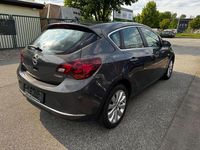 Gebraucht Opel Astra 140 PS (102 kW) 2013 Grau Limousine