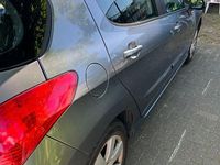 Gebraucht Peugeot 308 Premium 120 PS (88 kW) 2010 Grau Limousine