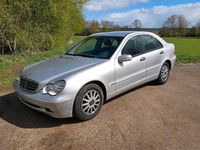 Second-hand Mercedes C180 143 CP (105 kW) 2002 Argintiu Berlinǎ