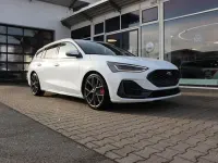 Neu Ford Focus ST 280 PS (205 kW) 2026 Frozen white Kombi
