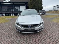 Gebraucht Volvo V60 181 PS (133 kW) 2016 Silber Kombi