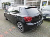 Gebraucht VW Polo Active 95 PS (69 kW) 2021 Deep black perleffekt Limousine