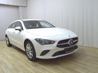 Gebraucht Mercedes CLA200 Shooting Brake 150 PS (110 kW) 2022 Weiss Kombi