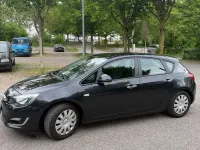 Usata Opel Astra Edition 120 CV (88 kW) 2012 Nero Berlina