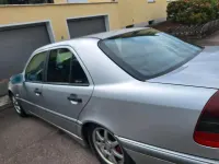 Gebraucht Mercedes C220 125 PS (91 kW) 1998 Silber Limousine