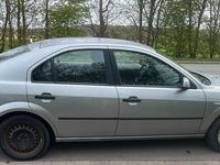 Gebraucht Ford Mondeo 116 PS (85 kW) 2004 Grau Limousine