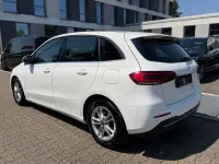 Gebraucht Mercedes B200 Style 150 PS (110 kW) 2020 Weiß Kleinwagen
