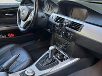 Gebraucht BMW 320 150 PS (110 kW) 2006 Schwarz Kombi