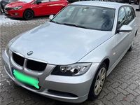 Gebraucht BMW 318 143 PS (105 kW) 2007 Silber Kombi