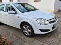 Gebraucht Opel Astra 90 PS (66 kW) 2008 Weiß Limousine