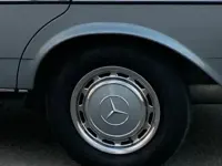 Gebraucht Mercedes 250 140 PS (102 kW) 1983 Blau Limousine