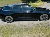 Gebraucht Volvo V60 Momentum 197 PS (144 kW) 2021 Schwarz Kombi