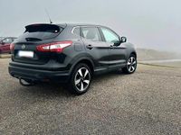 Gebraucht Nissan Qashqai 131 PS (96 kW) 2015 Schwarz SUV