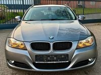 Gebraucht BMW 318 143 PS (105 kW) 2012 Grau Kombi