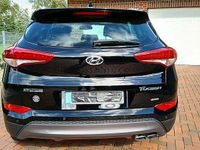 Gebraucht Hyundai Tucson Intro Edition 136 PS (100 kW) 2015 Schwarz SUV