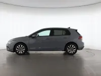 Gebraucht VW Golf VIII Active 110 PS (80 kW) 2021 Mondsteingrau Limousine