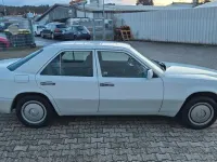 Brugt Mercedes E200 136 HK (100 kW) 1990 Hvid Sedan