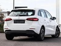 Gebraucht Mercedes E250 Progressive 163 PS (119 kW) 2024 Weiss polarweiß Kombi