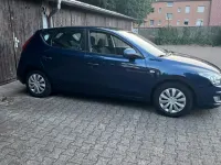 Gebraucht Hyundai i30 122 PS (89 kW) 2009 Blau Kleinwagen