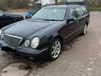 Gebraucht Mercedes E320 197 PS (144 kW) 2000 Blau Kombi