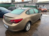 Gebraucht Opel Astra 140 PS (102 kW) 2013 Limousine