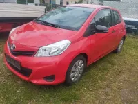 Gebraucht Toyota Yaris Cool 99 PS (72 kW) 2013 Rot Kleinwagen
