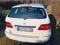 Gebraucht Mercedes B180 116 PS (85 kW) 2011 Weiß Van / Kleinbus