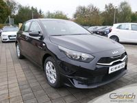 Neu Kia Ceed Comfort 159 PS (116 kW) 2025 Schwarz Kleinwagen