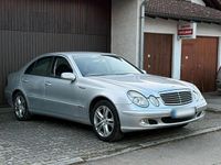 Gebraucht Mercedes E220 150 PS (110 kW) 2002 Silber Limousine