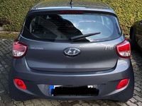 Gebraucht Hyundai i10 Trend 67 PS (49 kW) 2016 Grau Kleinwagen