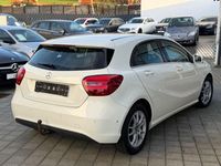 Gebraucht Mercedes A180 109 PS (80 kW) 2016 Weiß Limousine