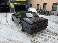 Gebraucht Mercedes E220 AMG 150 PS (110 kW) 1997 Blau Cabrio
