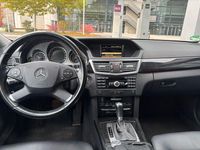 Gebraucht Mercedes E220 Avantgarde 170 PS (125 kW) 2011 Grau Limousine