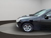 Gebraucht Audi A4 Business 163 PS (119 kW) 2023 Mythosschwarz metallic Kombi