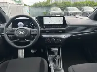 Neu Hyundai Bayon Blackline 90 PS (66 kW) 2026 Gruen SUV