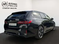 Gebraucht BMW 520 M Sport 197 PS (144 kW) 2024 Schwarz Kombi