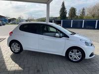 gebraucht Peugeot 208 PureTech 82 Stop & Start Signature