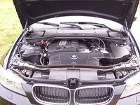 Gebraucht BMW 318 Exclusive 194 PS (142 kW) 2011 Schwarz metallic Limousine