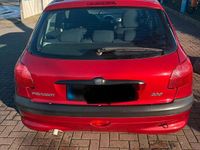 Gebraucht Peugeot 206 75 PS (55 kW) 2001 Rot Kleinwagen