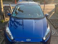 Gebraucht Ford Fiesta 80 PS (58 kW) 2014 Blau Kleinwagen