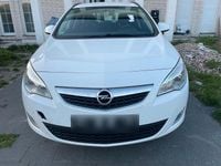 Begagnad Opel Astra 2012 Kombi