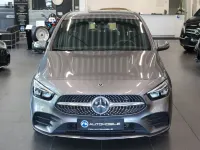 Gebraucht Mercedes B200 AMG line 163 PS (119 kW) 2020 Grau Kleinwagen