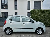 Gebraucht Hyundai i10 69 PS (50 kW) 2012 Weiß Kleinwagen