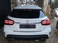Gebraucht Mercedes GLA220 AMG line 185 PS (136 kW) 2018 Weiß SUV