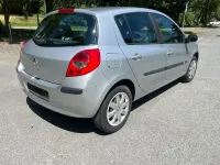 Gebraucht Renault Clio II Authentique 75 PS (55 kW) 2006 Silber Limousine