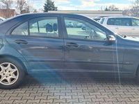 Second-hand Mercedes C180 129 CP (94 kW) 2001 Albastru Berlinǎ