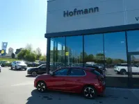Usata Opel Corsa-e Elegance 100 kW (136 CV) 2022 Rosso Utilitaria
